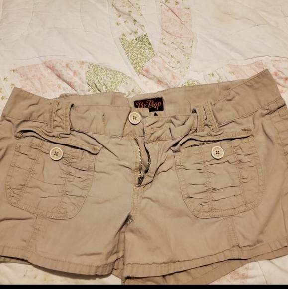 BeBop Pants - Khaki Shorts